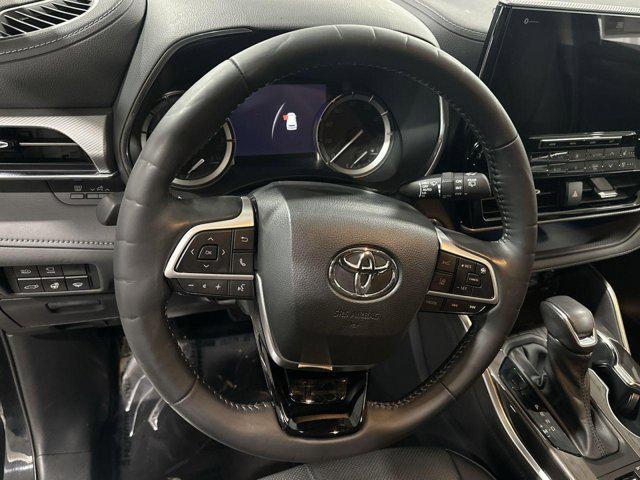 used 2022 Toyota Highlander car, priced at $34,000