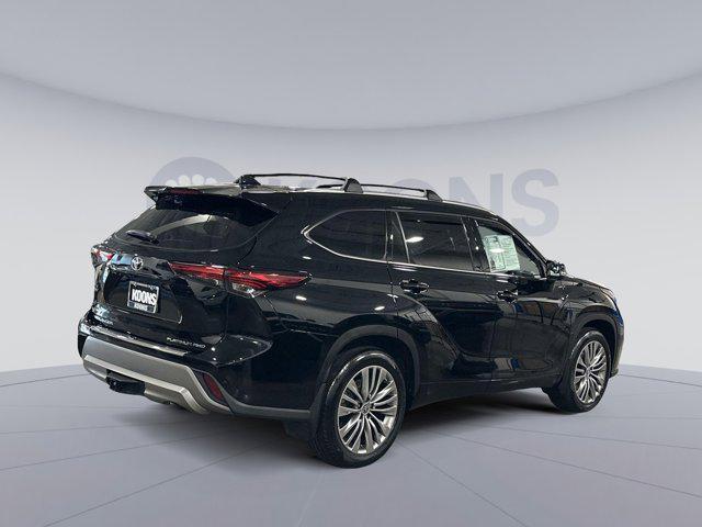 used 2022 Toyota Highlander car, priced at $34,000