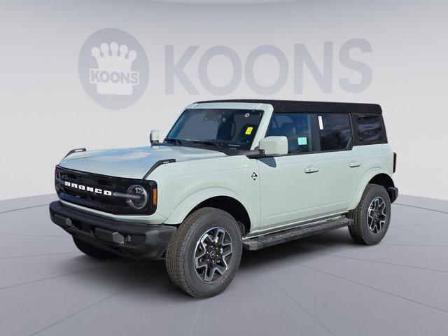 new 2024 Ford Bronco car, priced at $42,630