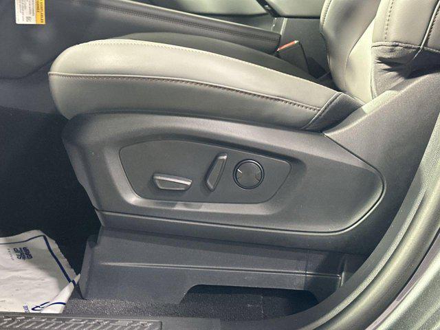 new 2025 Ford Explorer car, priced at $40,955