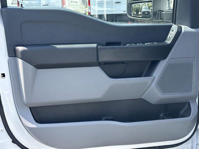 new 2025 Ford F-250 car, priced at $48,330