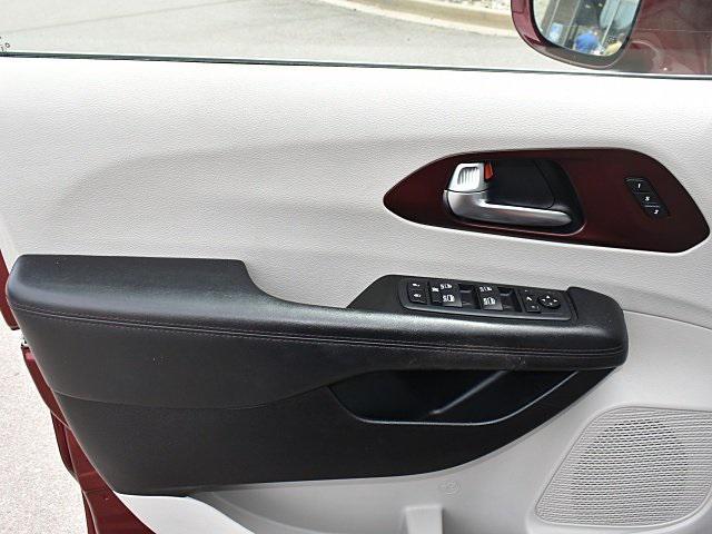 used 2020 Chrysler Pacifica car, priced at $19,298