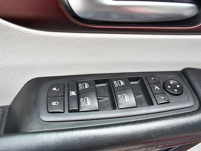 used 2020 Chrysler Pacifica car, priced at $19,298