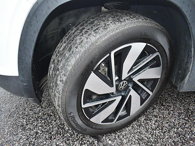 used 2024 Volkswagen Atlas car, priced at $35,298