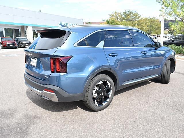 used 2025 Kia Sorento Hybrid car, priced at $35,303