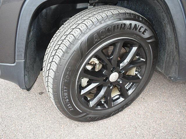 used 2015 Jeep Cherokee car, priced at $8,998