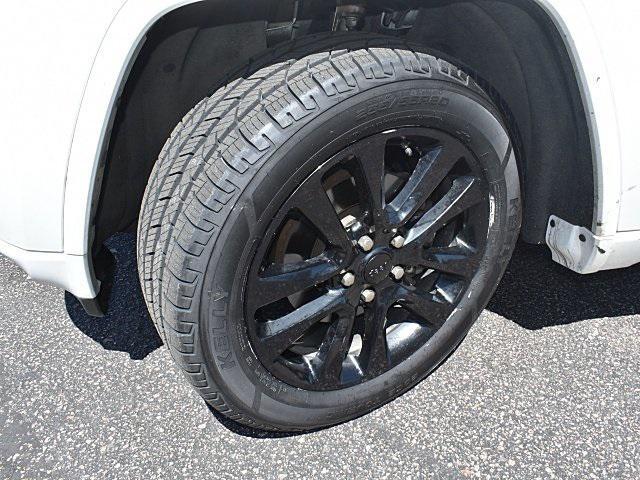 used 2017 Jeep Grand Cherokee car, priced at $17,398
