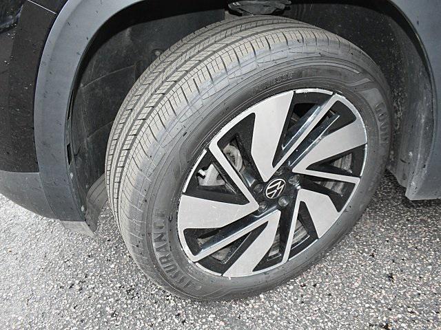 used 2024 Volkswagen Atlas car, priced at $33,098