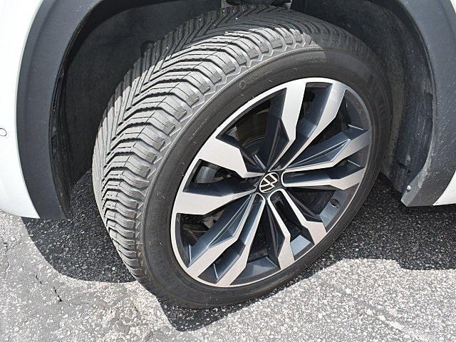 used 2022 Volkswagen Atlas Cross Sport car, priced at $31,498