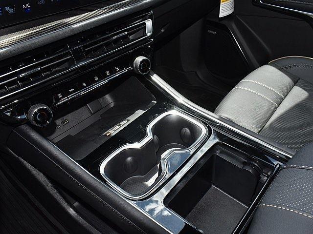 new 2025 Chevrolet Traverse car, priced at $56,200