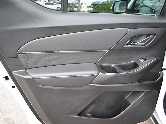 used 2023 Chevrolet Traverse car, priced at $35,903