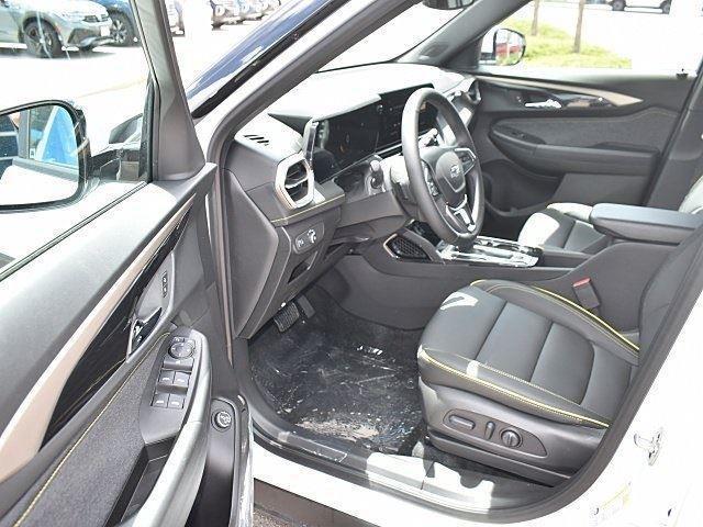 new 2025 Chevrolet TrailBlazer car, priced at $32,000