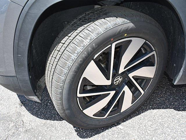used 2024 Volkswagen Atlas car, priced at $33,698