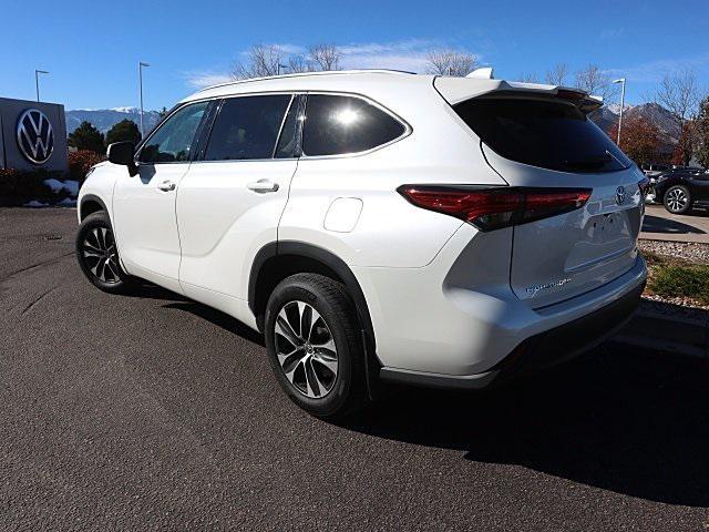 used 2020 Toyota Highlander car, priced at $30,498