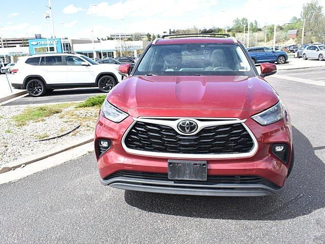 used 2022 Toyota Highlander car, priced at $33,798