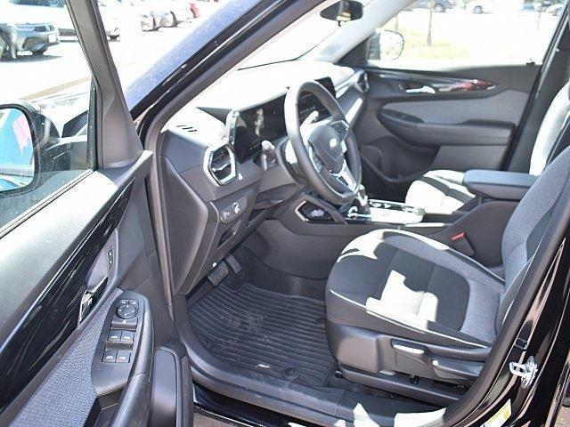 new 2025 Chevrolet TrailBlazer car, priced at $26,800