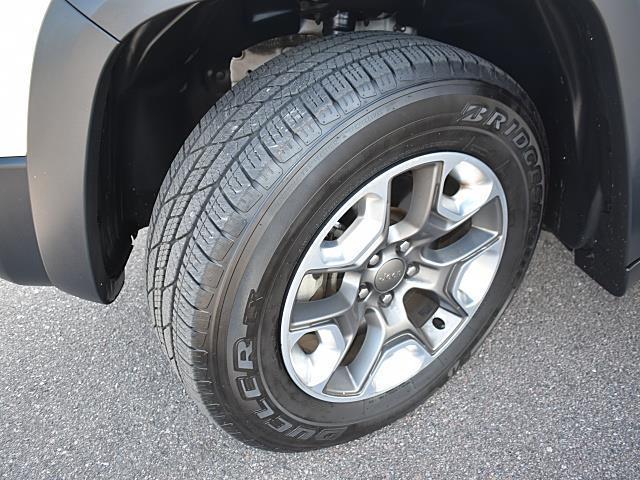 used 2019 Jeep Cherokee car, priced at $18,303