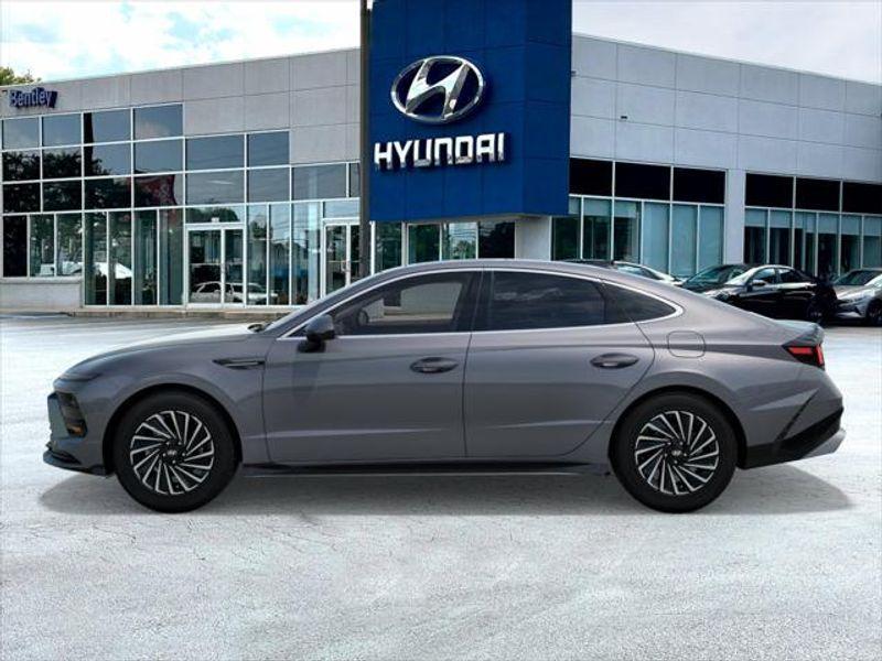 new 2025 Hyundai Sonata Hybrid car, priced at $38,271
