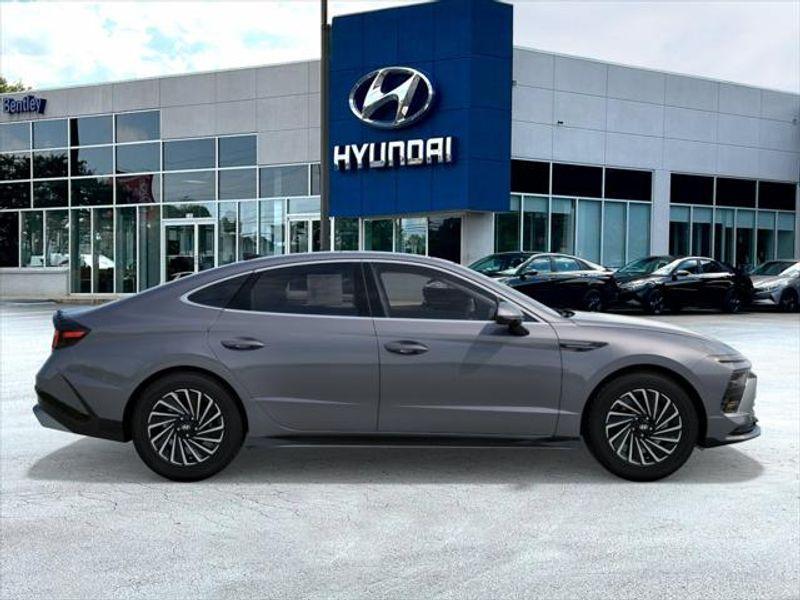 new 2025 Hyundai Sonata Hybrid car, priced at $38,271