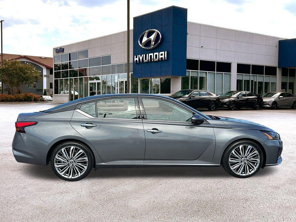 used 2023 Nissan Altima car, priced at $24,393