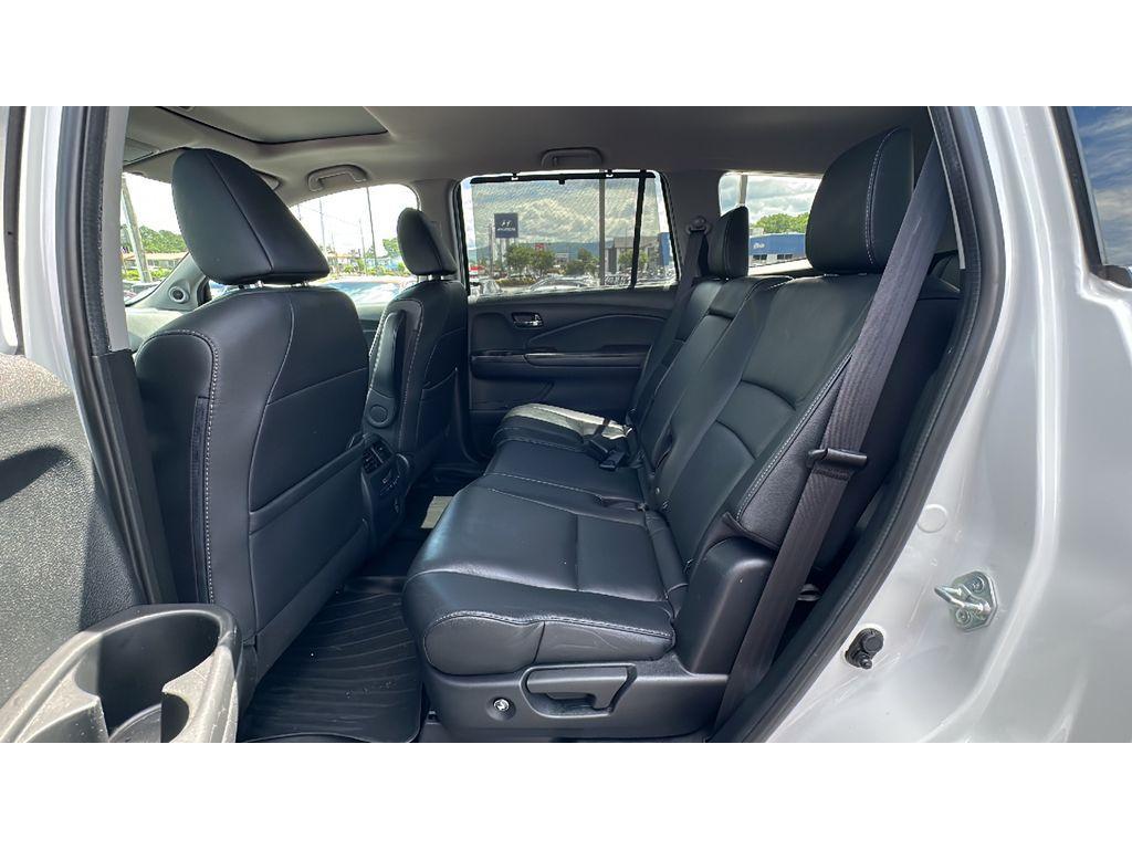 used 2022 Honda Pilot car, priced at $31,990