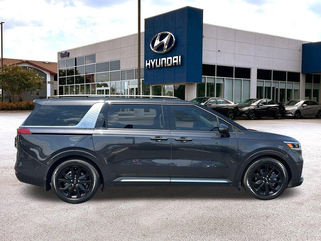 used 2022 Kia Carnival car, priced at $30,588