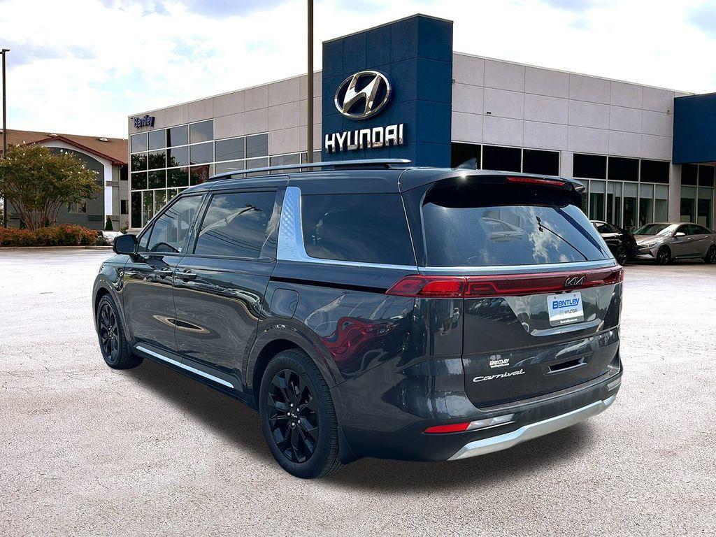 used 2022 Kia Carnival car, priced at $30,588