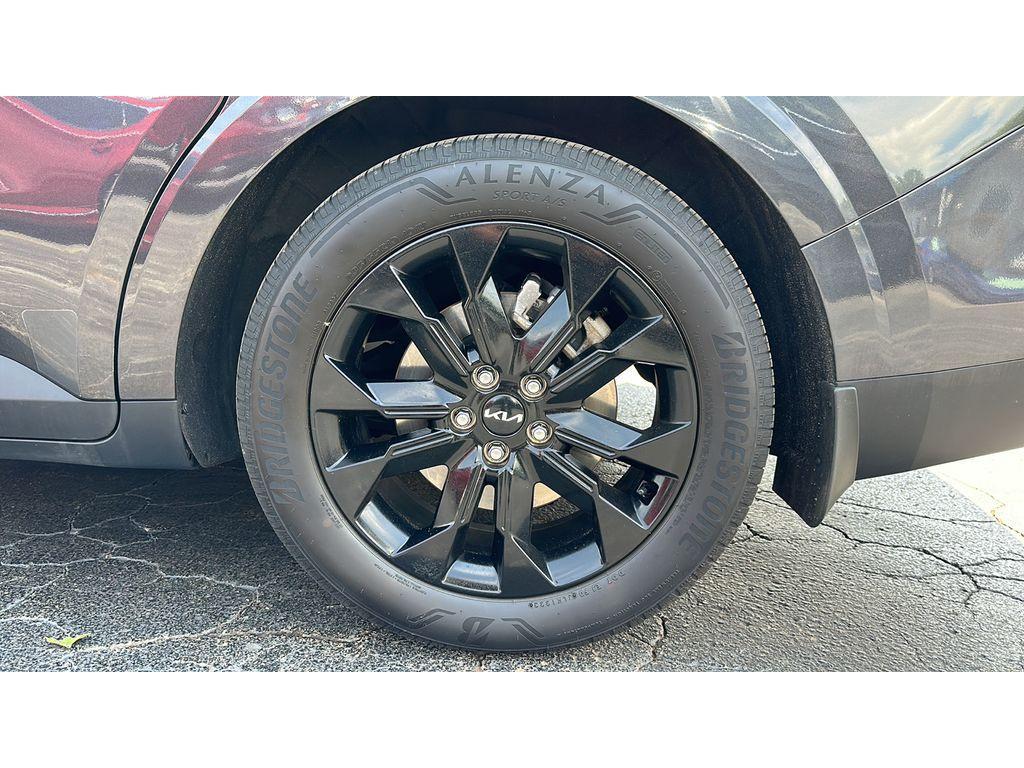 used 2022 Kia Carnival car, priced at $30,588