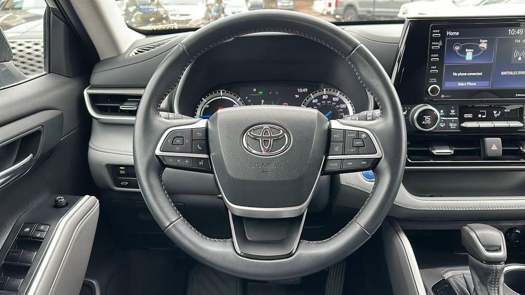 used 2022 Toyota Highlander Hybrid car, priced at $32,988