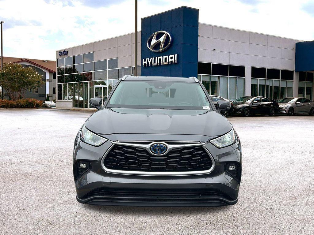 used 2022 Toyota Highlander Hybrid car, priced at $32,988