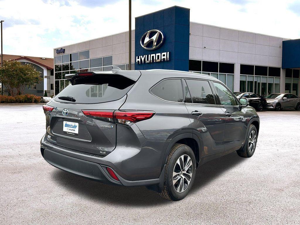 used 2022 Toyota Highlander Hybrid car, priced at $32,988