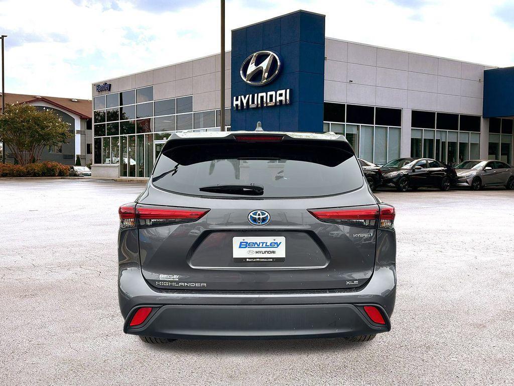used 2022 Toyota Highlander Hybrid car, priced at $32,988