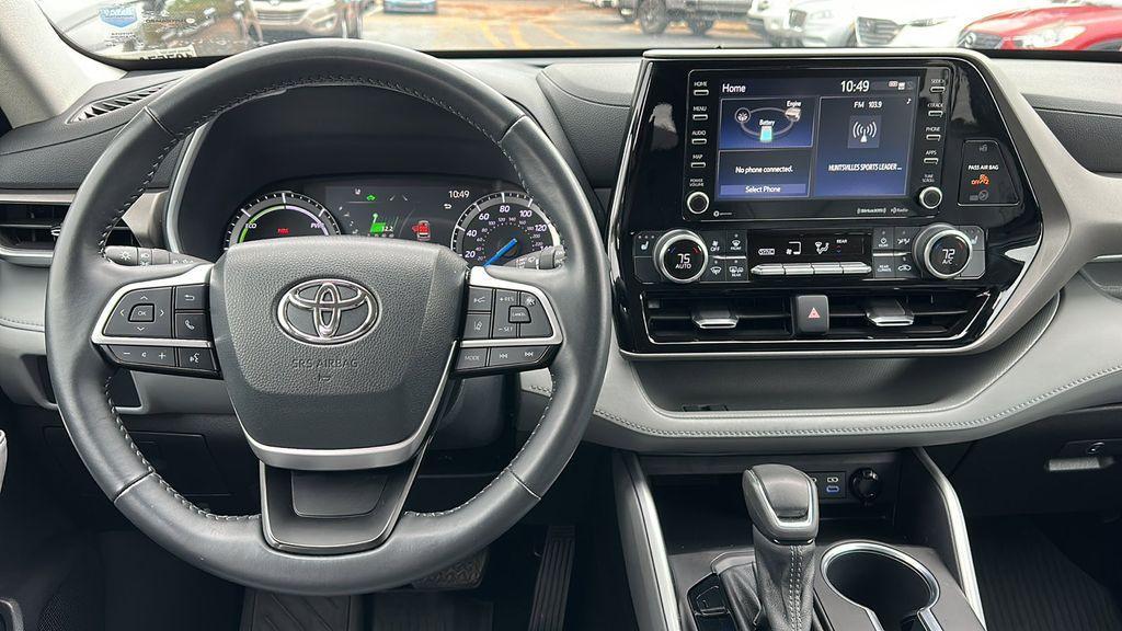 used 2022 Toyota Highlander Hybrid car, priced at $32,988