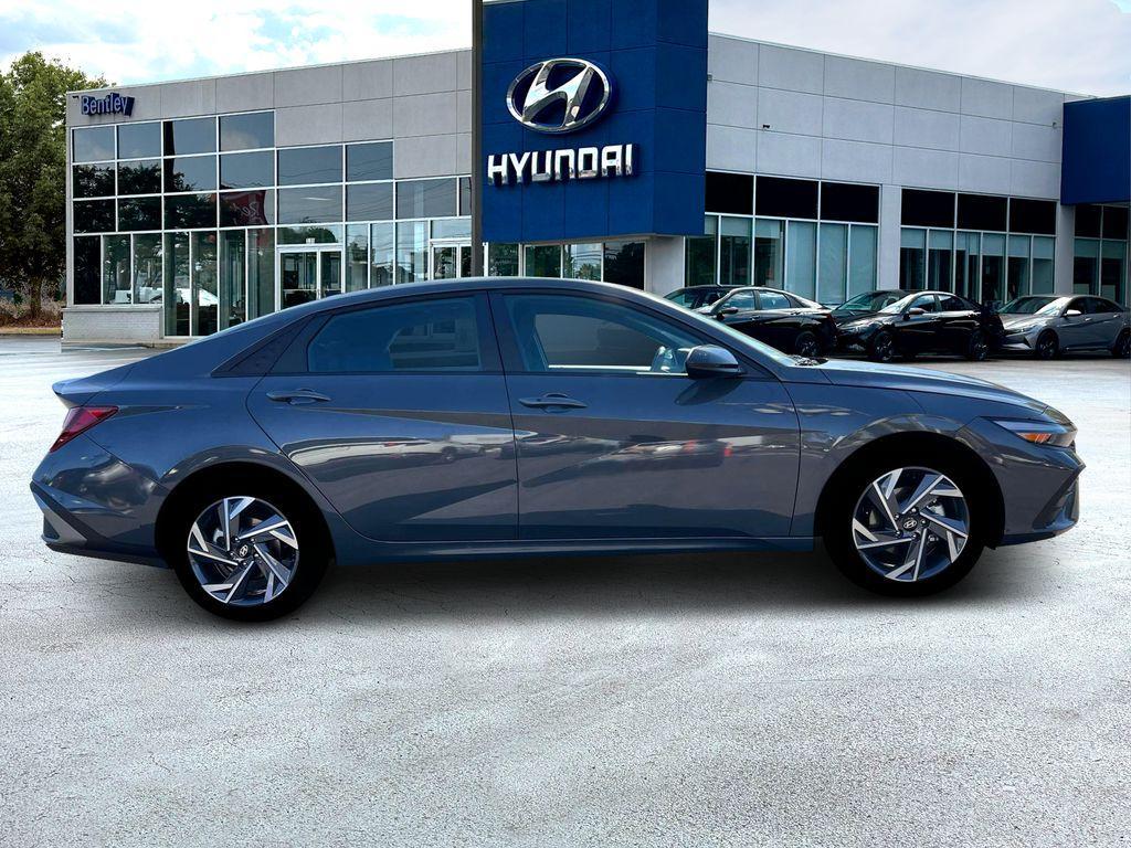 new 2025 Hyundai Elantra car, priced at $22,998