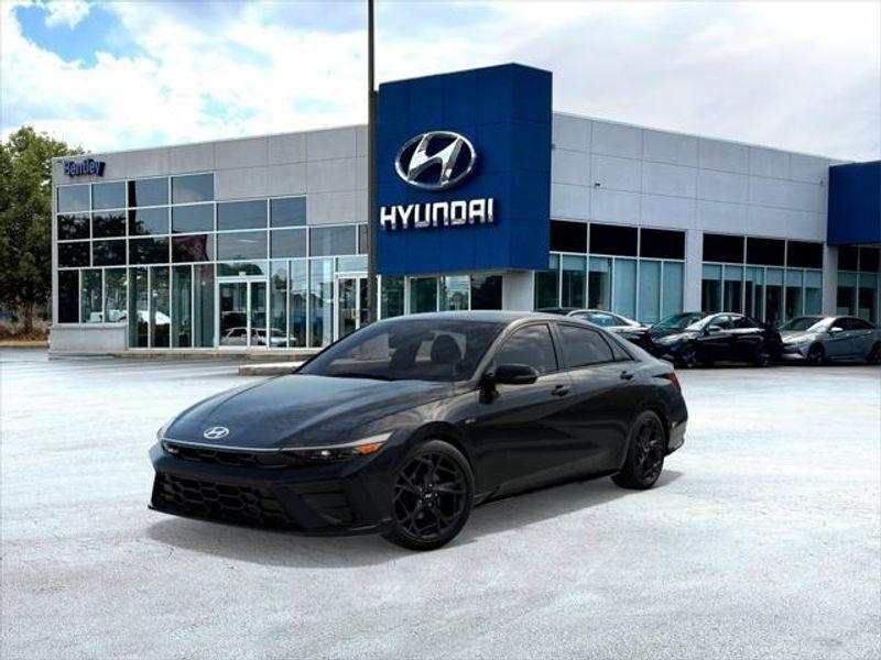 new 2025 Hyundai Elantra car, priced at $29,622