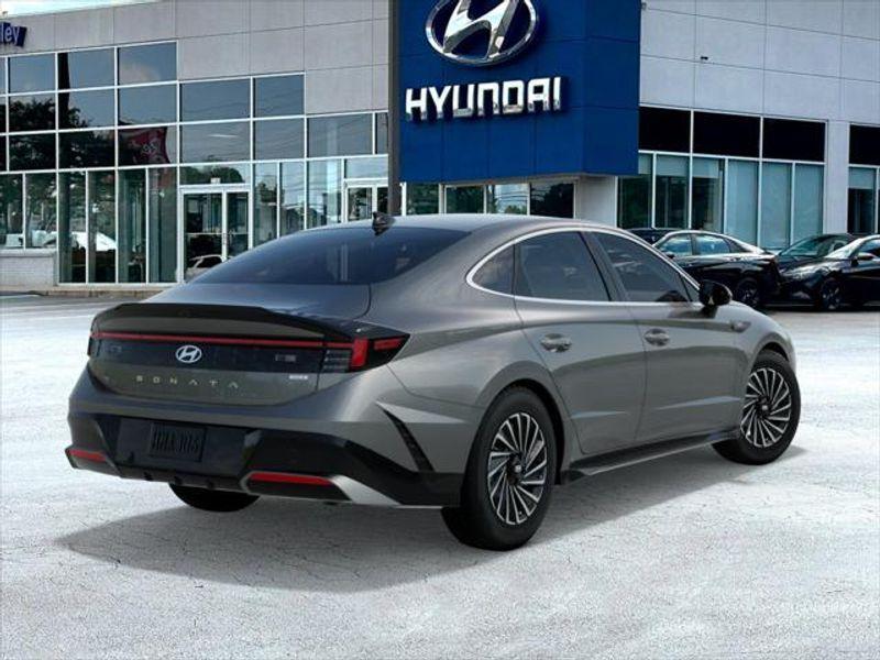 new 2025 Hyundai Sonata Hybrid car, priced at $32,206