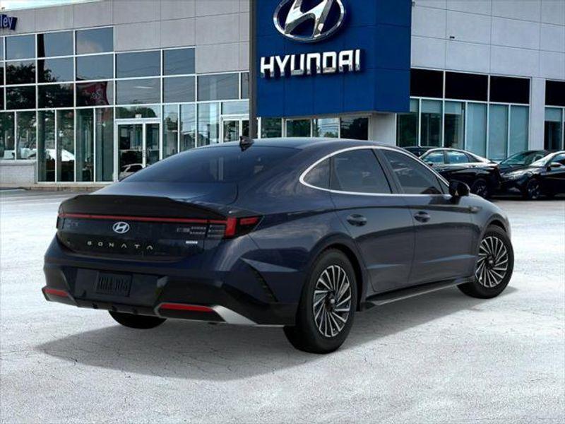 new 2025 Hyundai Sonata Hybrid car, priced at $36,682
