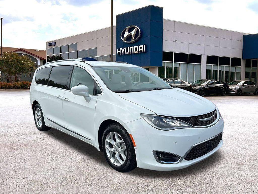 used 2017 Chrysler Pacifica car, priced at $12,788