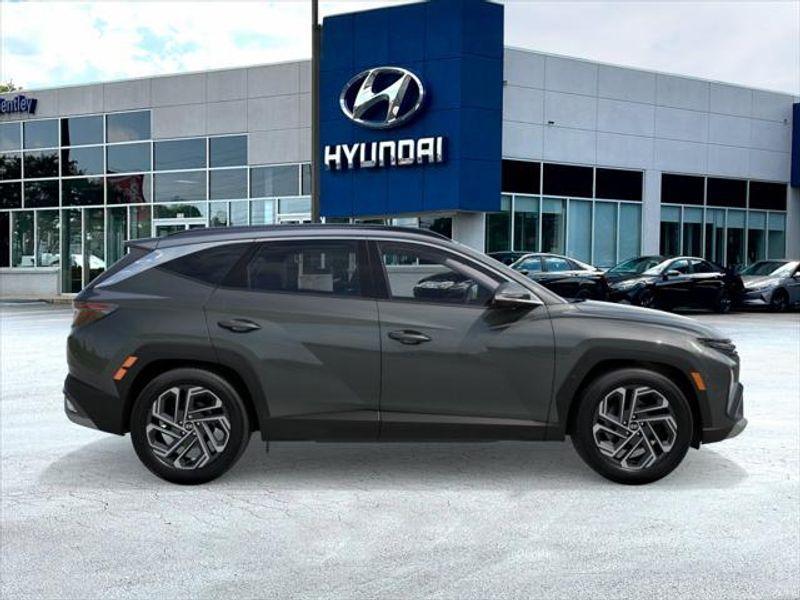 new 2025 Hyundai TUCSON Hybrid car, priced at $43,285