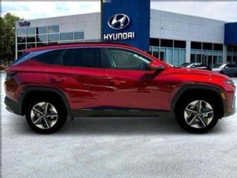 new 2025 Hyundai TUCSON Hybrid car, priced at $38,999