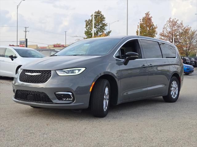 new 2025 Chrysler Pacifica car, priced at $44,815