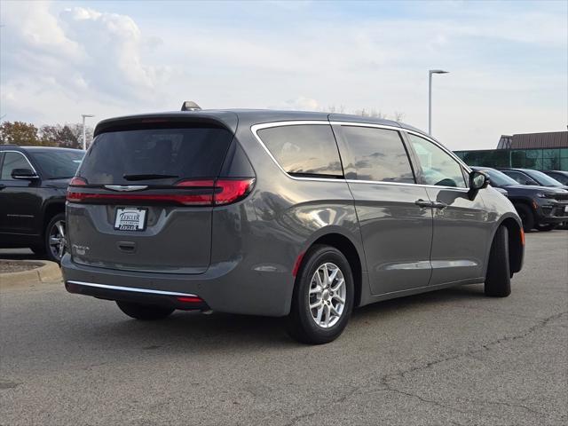 new 2025 Chrysler Pacifica car, priced at $44,815