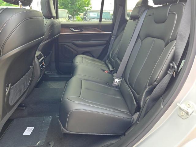 new 2025 Jeep Grand Cherokee car, priced at $44,146