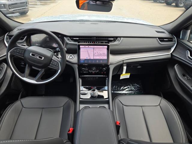 new 2025 Jeep Grand Cherokee car, priced at $44,146