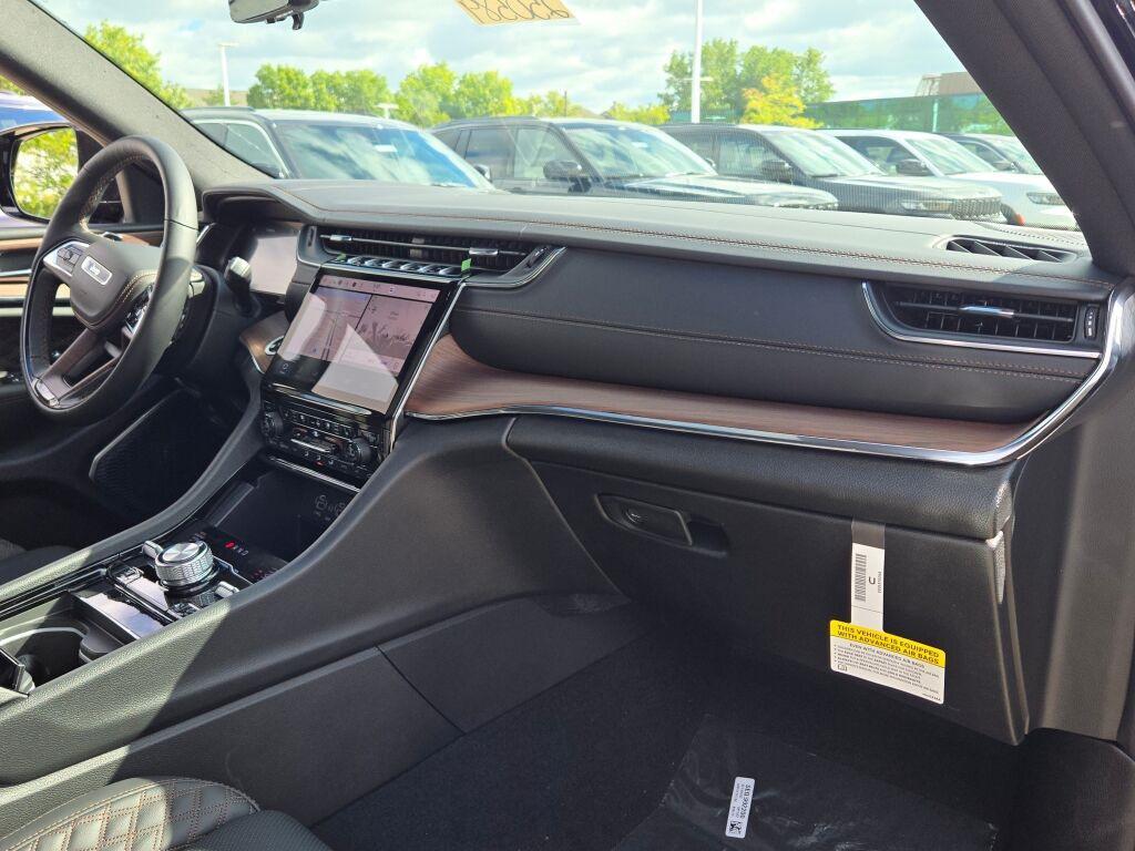 new 2025 Jeep Grand Cherokee car, priced at $60,840