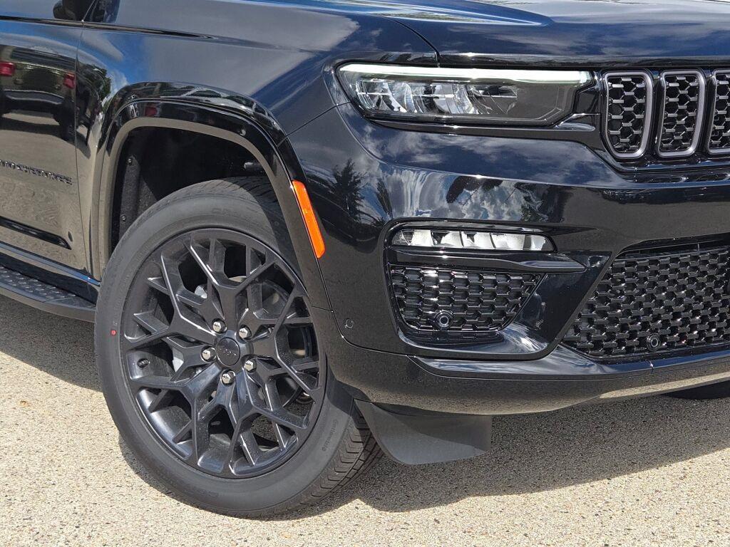 new 2025 Jeep Grand Cherokee car, priced at $60,840