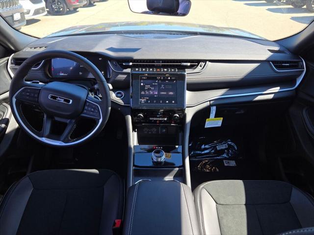 new 2025 Jeep Grand Cherokee car, priced at $39,655