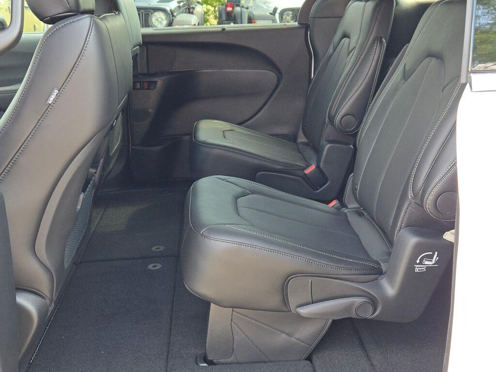 new 2026 Chrysler Pacifica car, priced at $41,960