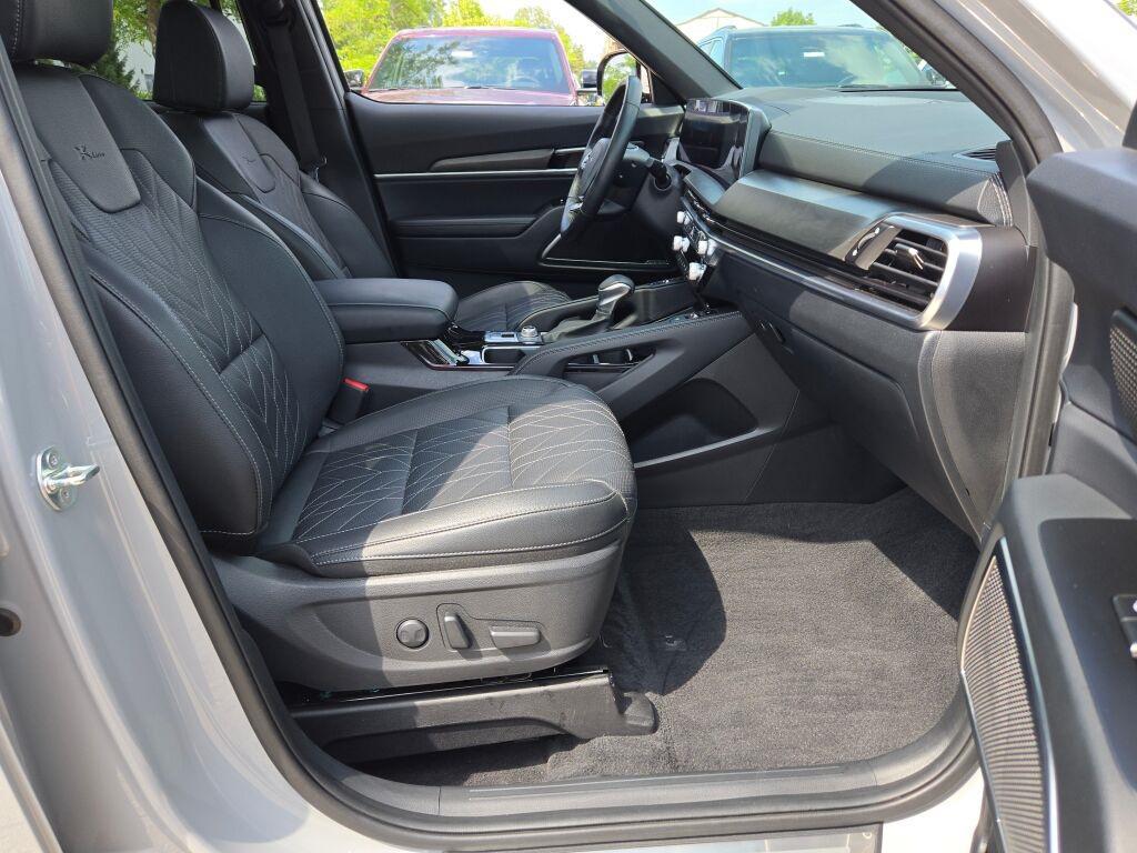 used 2025 Kia Telluride car, priced at $45,500