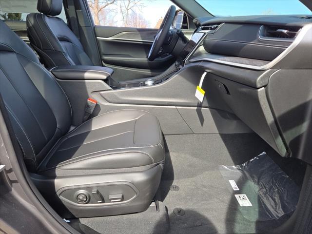 new 2025 Jeep Grand Cherokee car, priced at $45,535